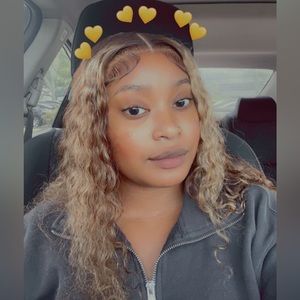 Meet your Posher, Mikela